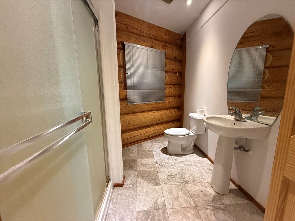 listing image 16515894900194278855