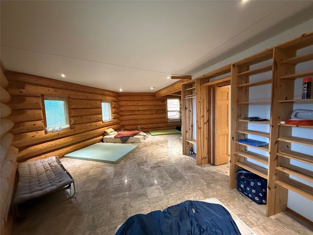 listing image 16516950523877891926