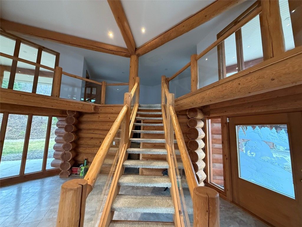 listing image 16517233689852796137