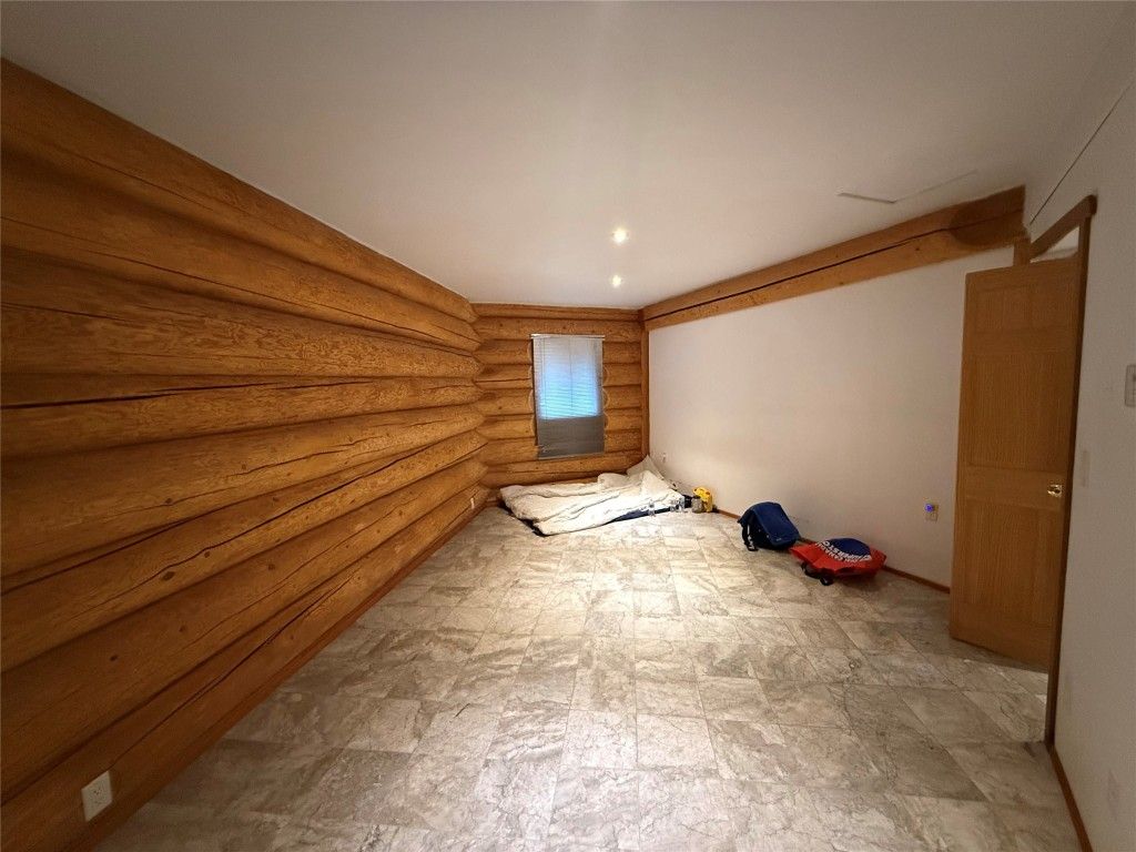 listing image 16516518509768089848