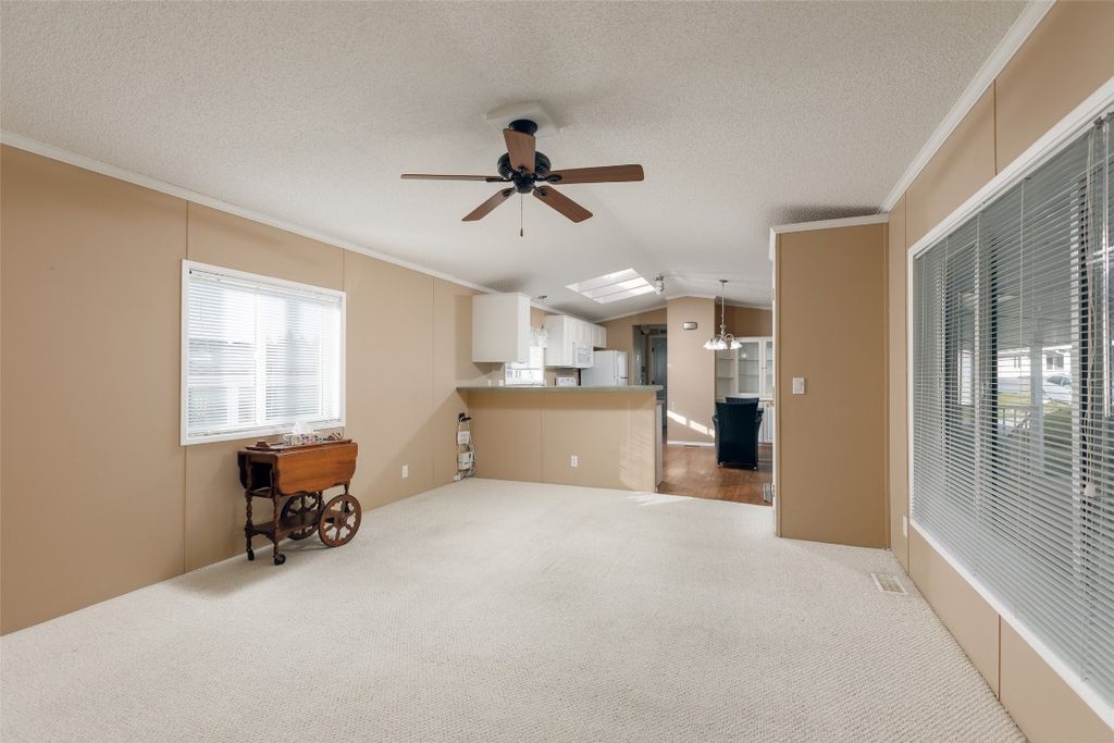 listing image 16515837668292007075