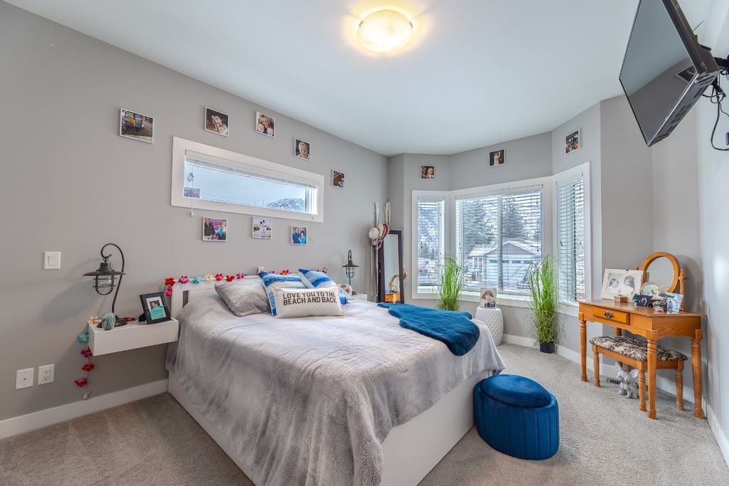 listing image 16519858414847541981