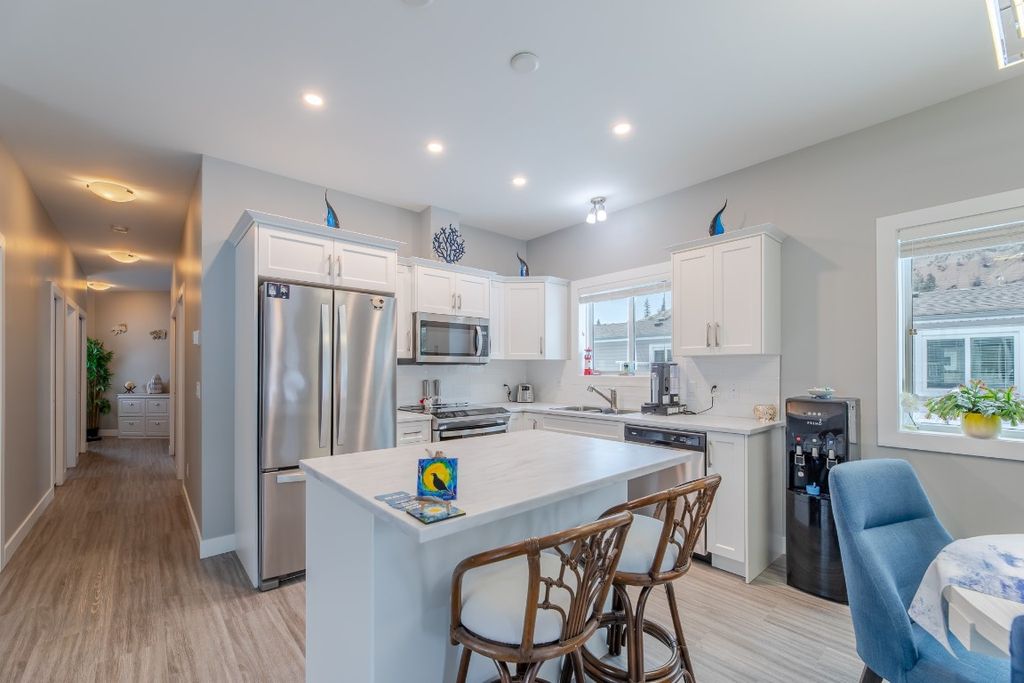 listing image 16513890847625049650