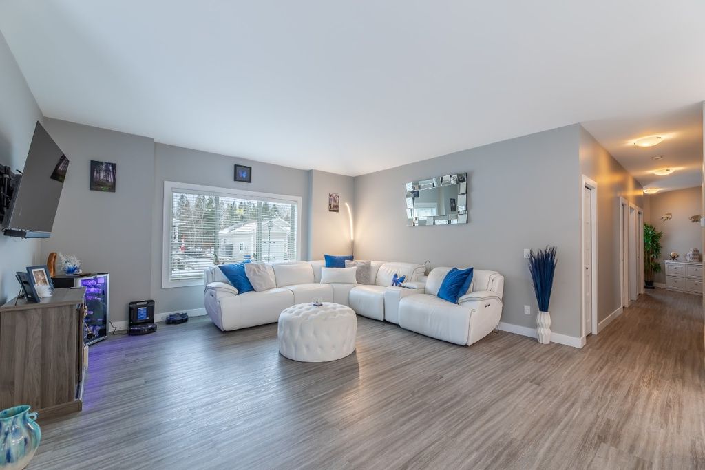 listing image 16519731348219752003