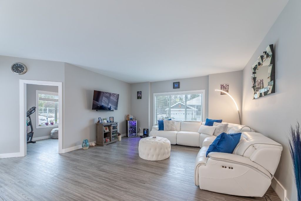 listing image 16514060743716549180