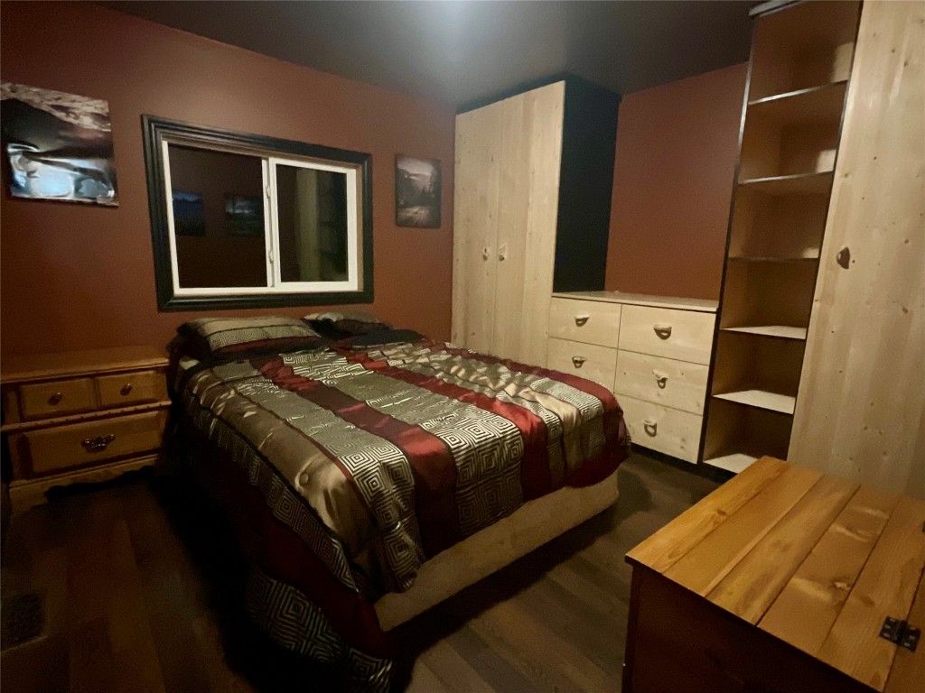 listing image 16516881107549935299