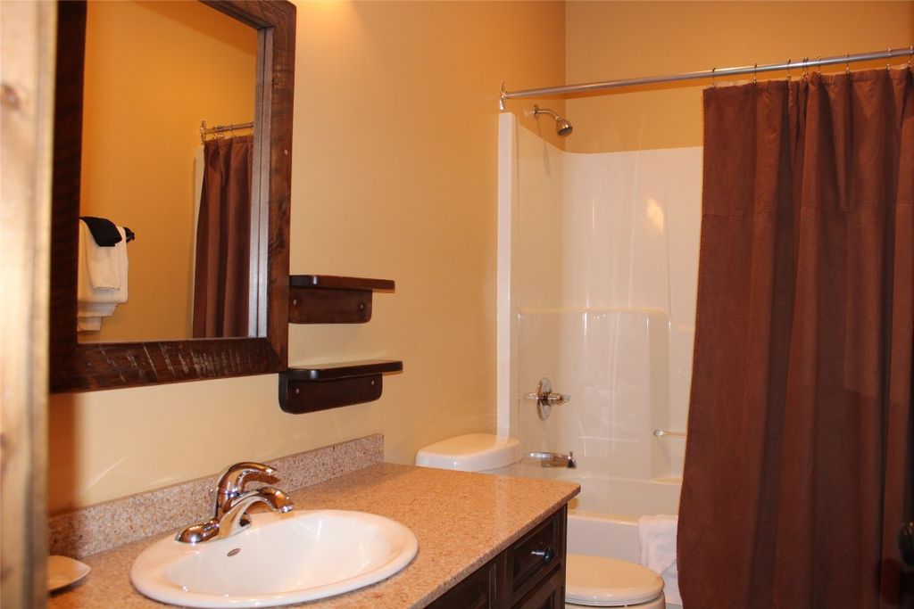 listing image 16515439404464366562