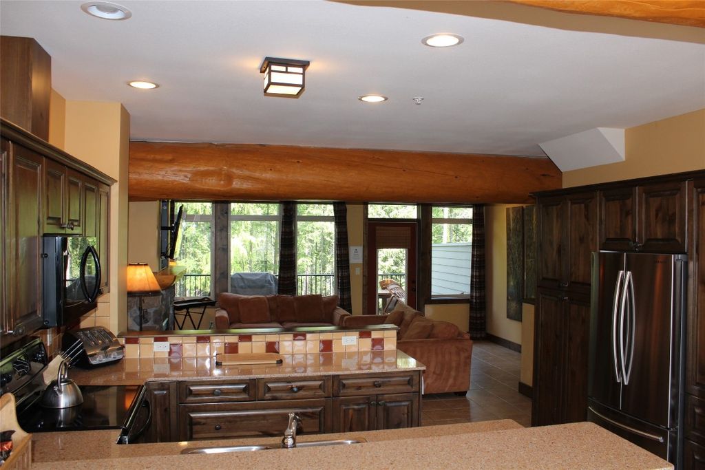 listing image 16516797206893856723