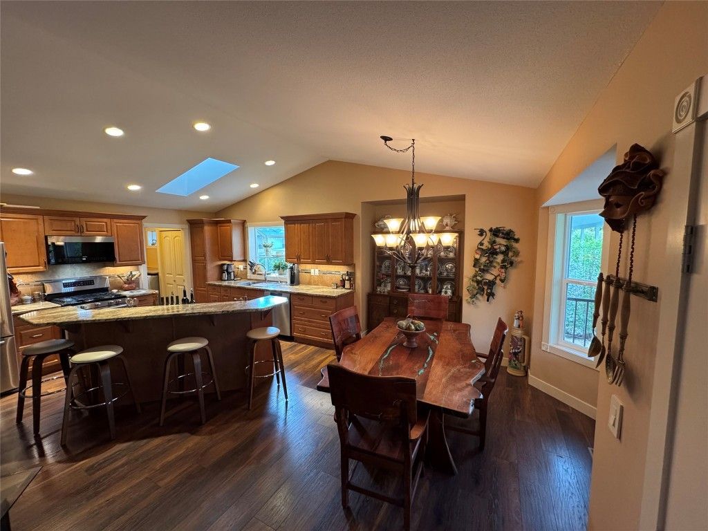 listing image 16515652969286631539