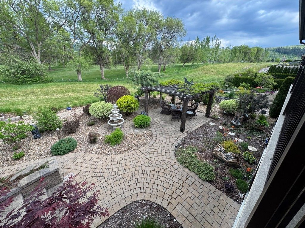 listing image 16511252651533204153