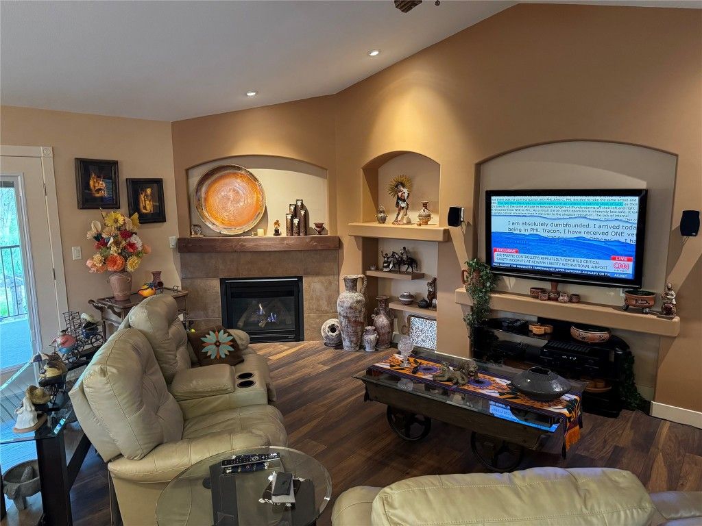 listing image 16513054514818798866