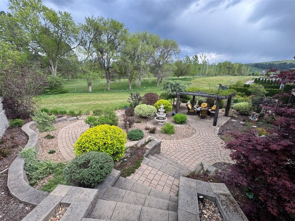 listing image 16511817384235341354