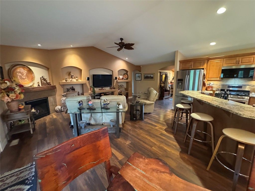 listing image 16510809755532029463