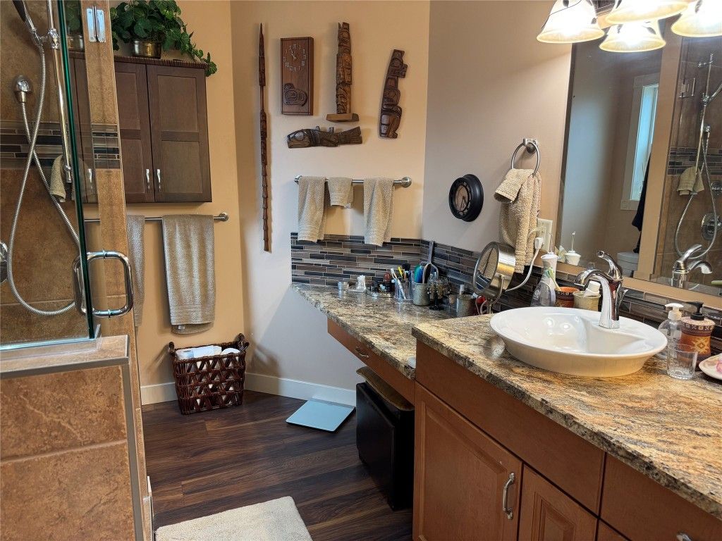 listing image 16514107473273824693