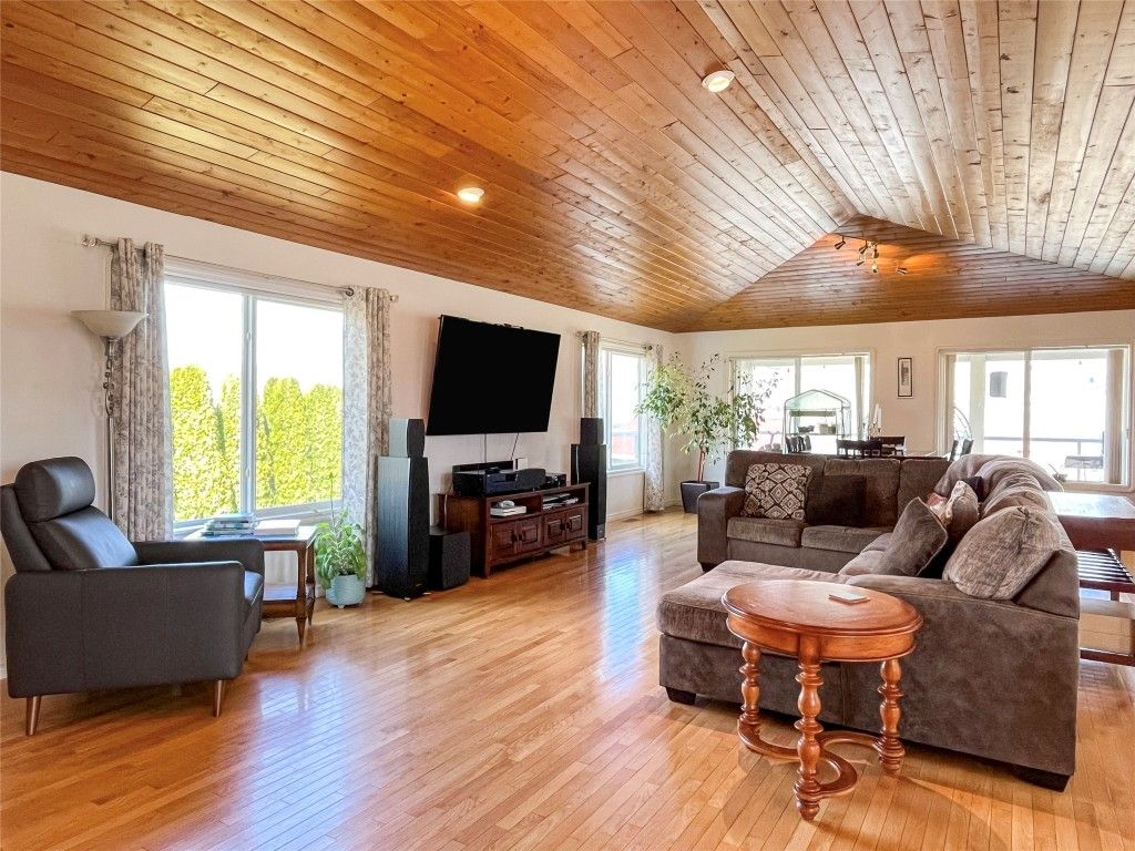 listing image 16514922957497216608