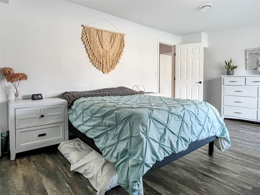 listing image 16510755105627812770