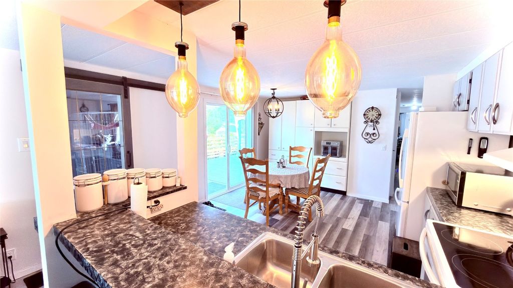 listing image 16517854501292465507