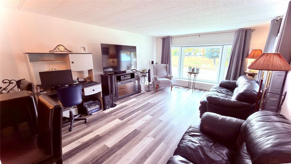 listing image 16516604176751631591