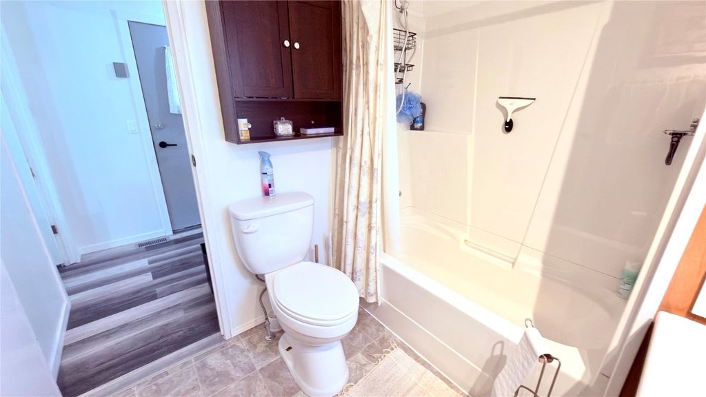 listing image 16514145624488354809