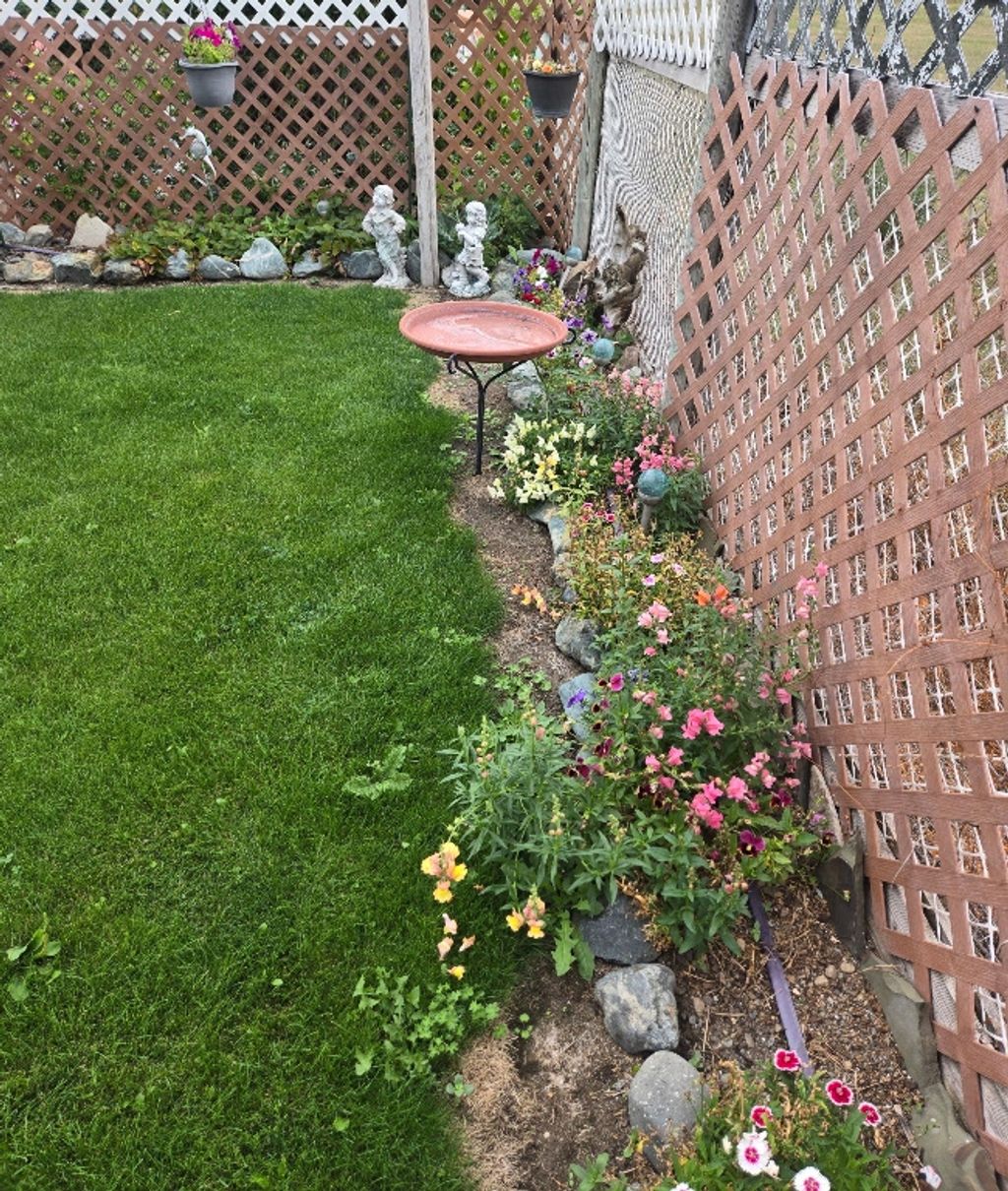 listing image 16519853985553552631