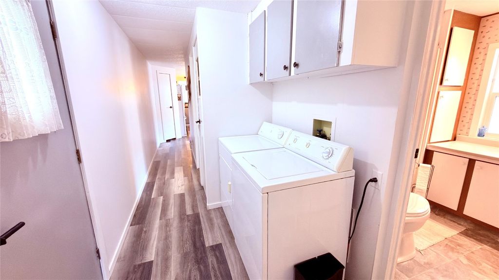 listing image 16515772932850608659