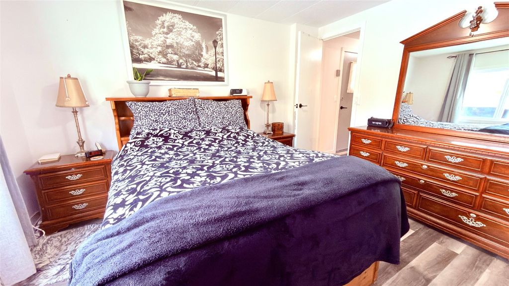 listing image 16514035889755300261