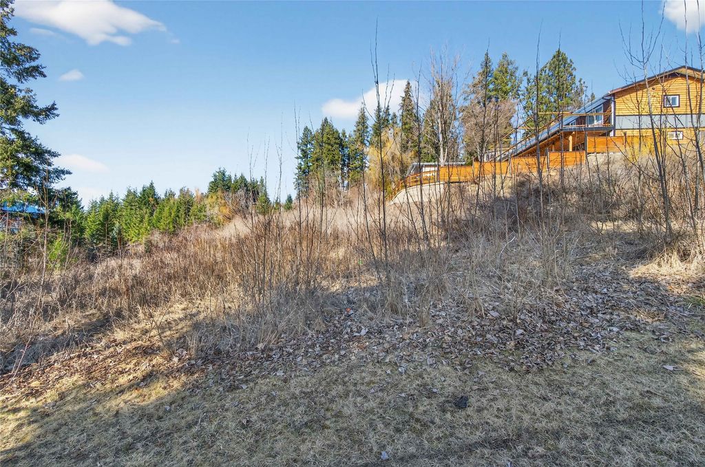 listing image 16519237570096160458