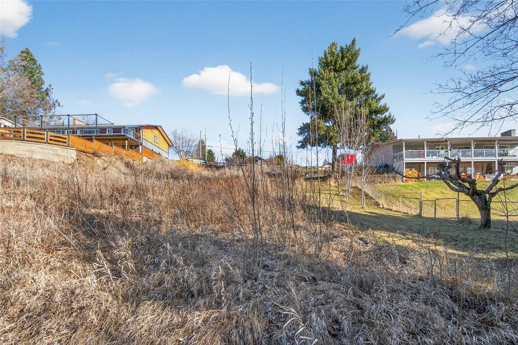 listing image 16514850681518273903