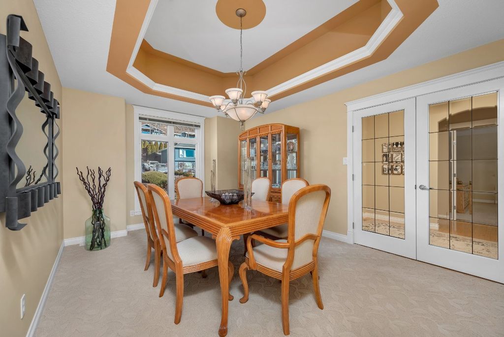 listing image 16516672989000419743