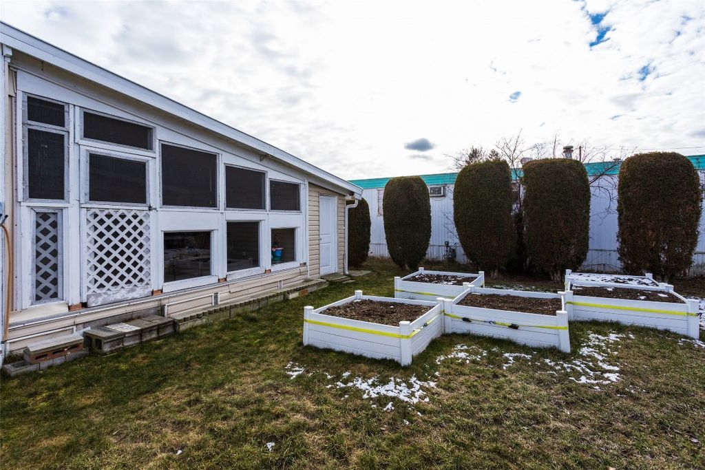 listing image 16514857381054901063