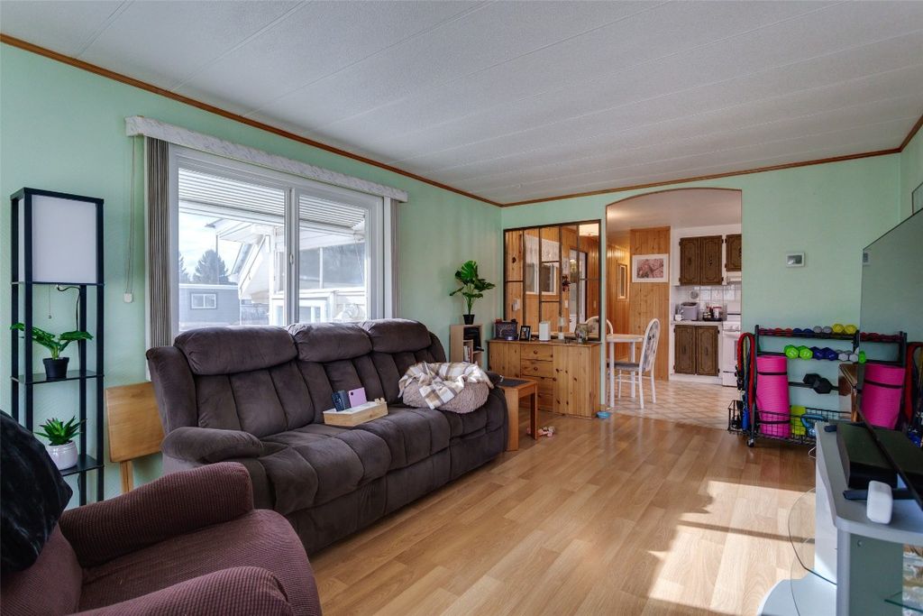 listing image 16519687323999456383