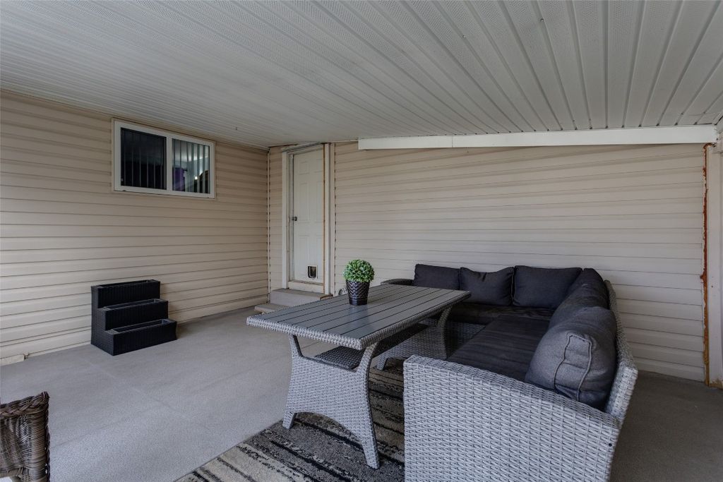 listing image 16519316608983343493