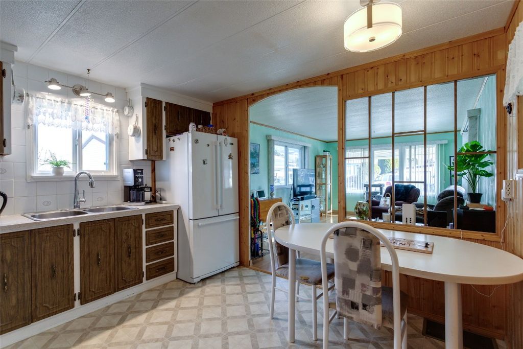 listing image 16514099665198664272