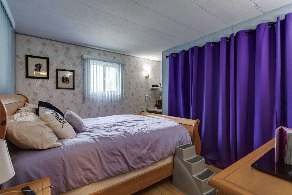 listing image 16514450817316558530