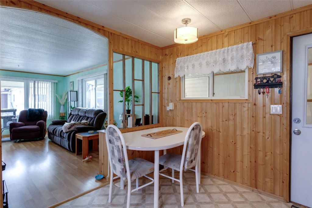 listing image 16518719954681442642