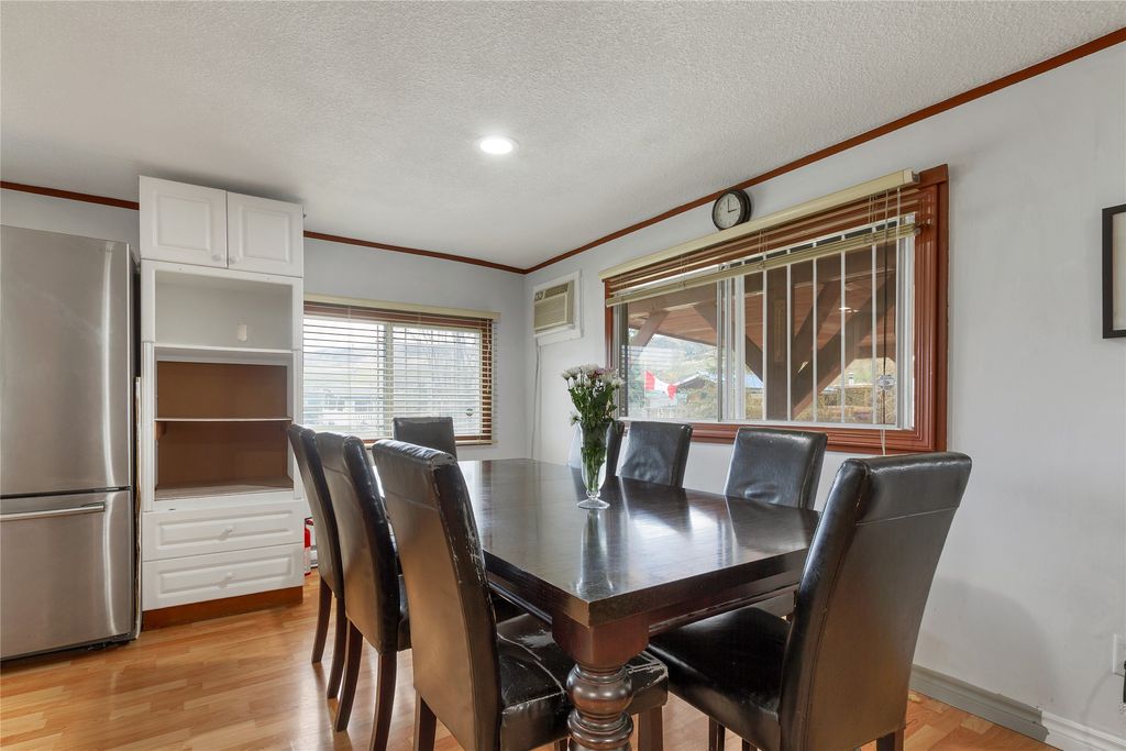 listing image 16518041885787026620