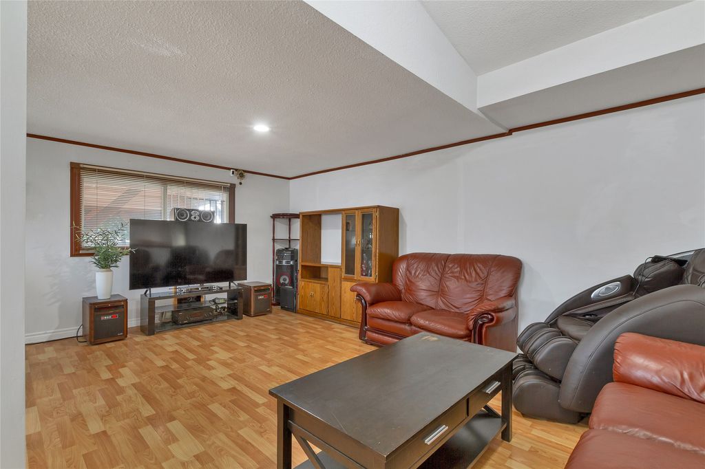 listing image 16511382143396035596