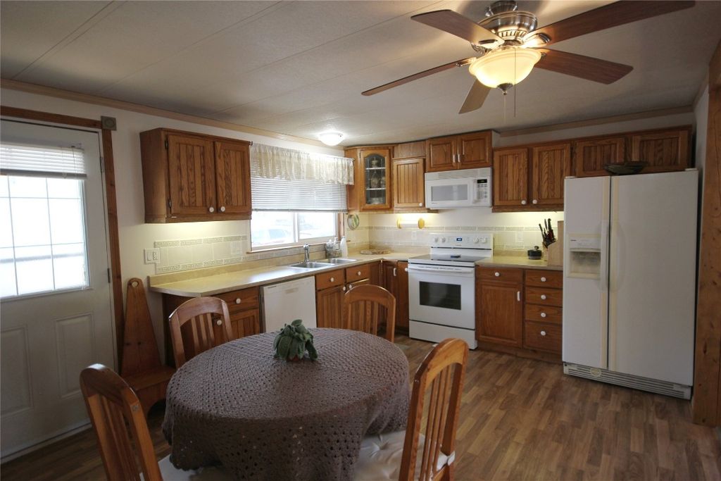 listing image 16518802586870224581