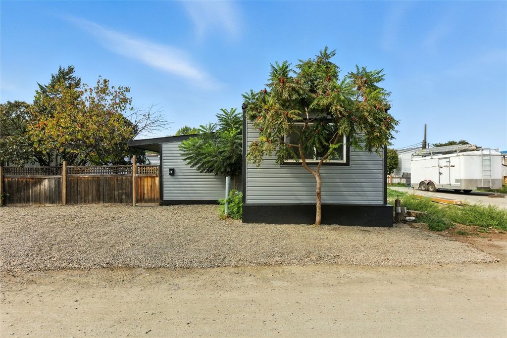 listing image 16518566339511247676