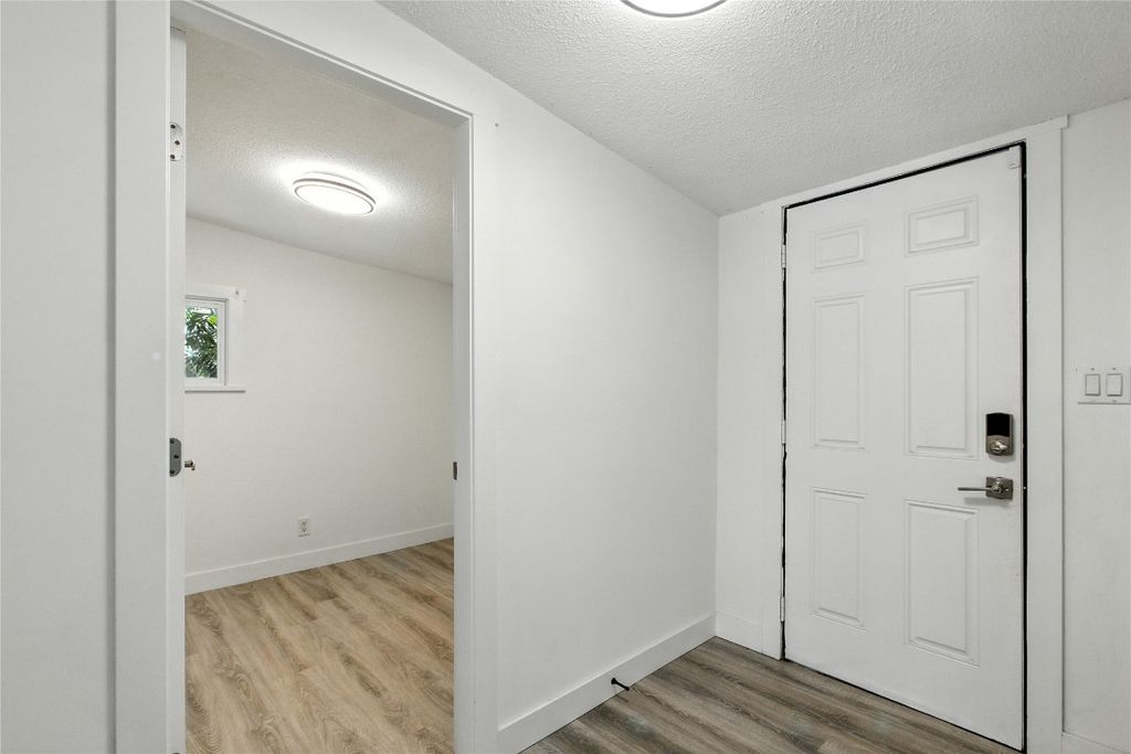 listing image 16516832129254941613