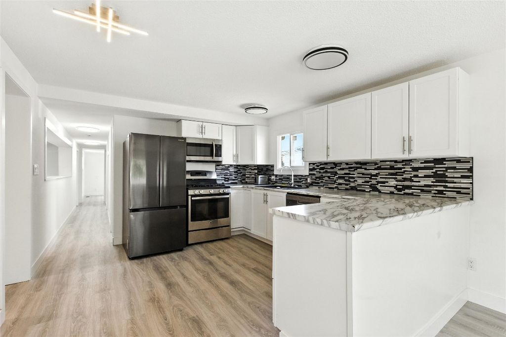 listing image 16516369435092774700