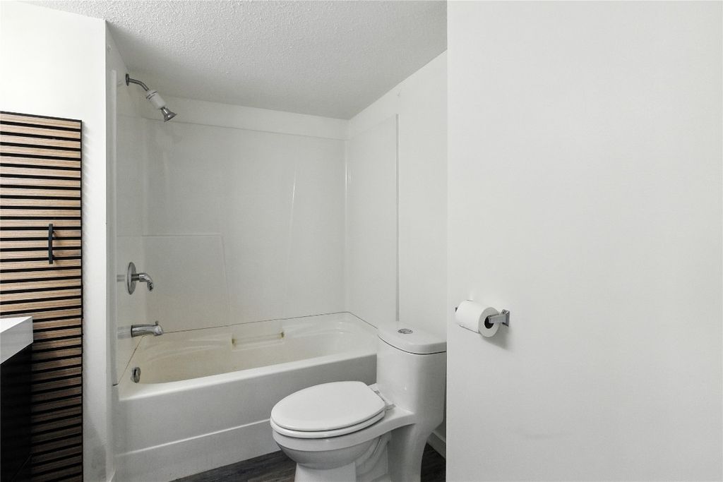 listing image 16518891495448898112