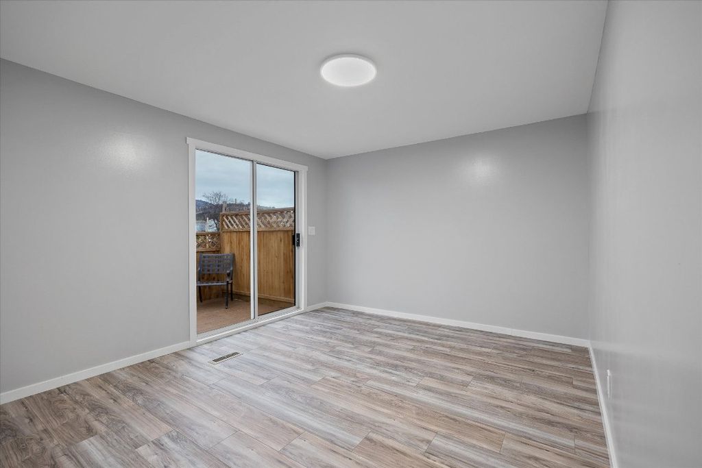 listing image 16511036578762405199