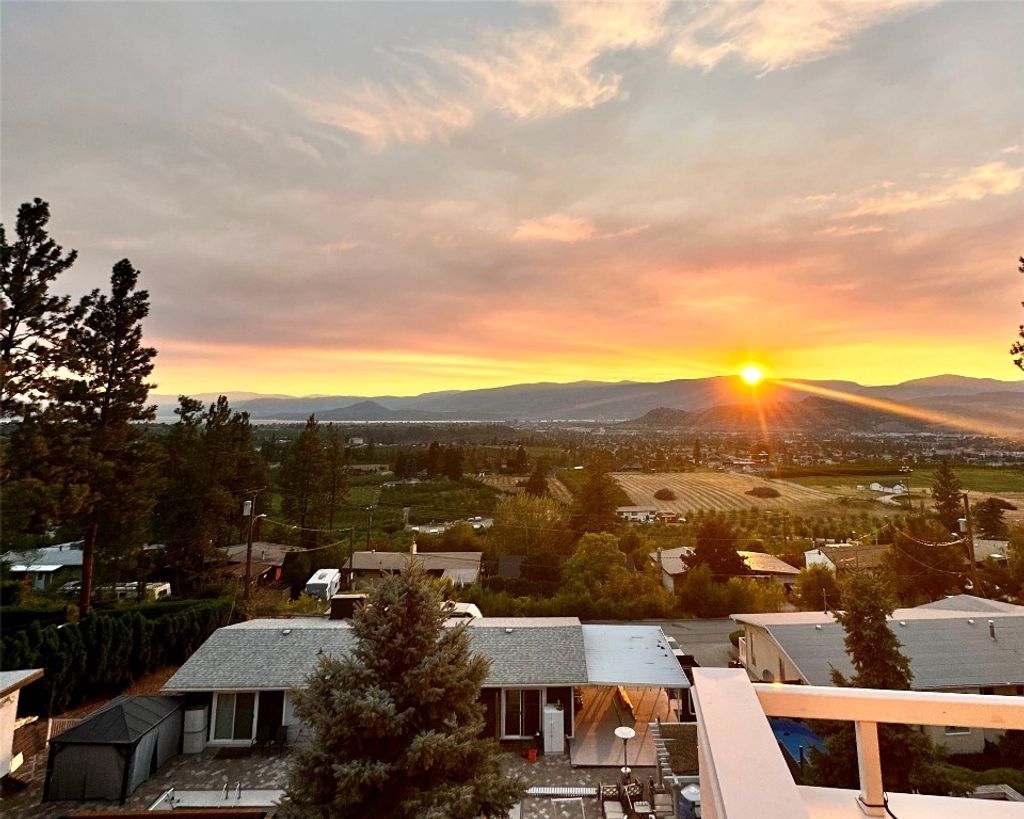 listing image 16513269777757802511