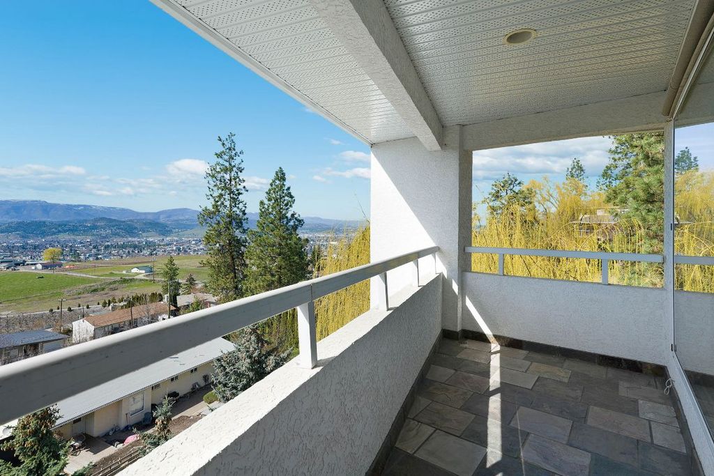 listing image 16518638731477416862