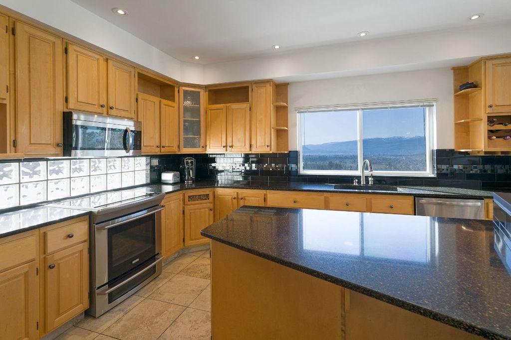 listing image 16512829835071254570
