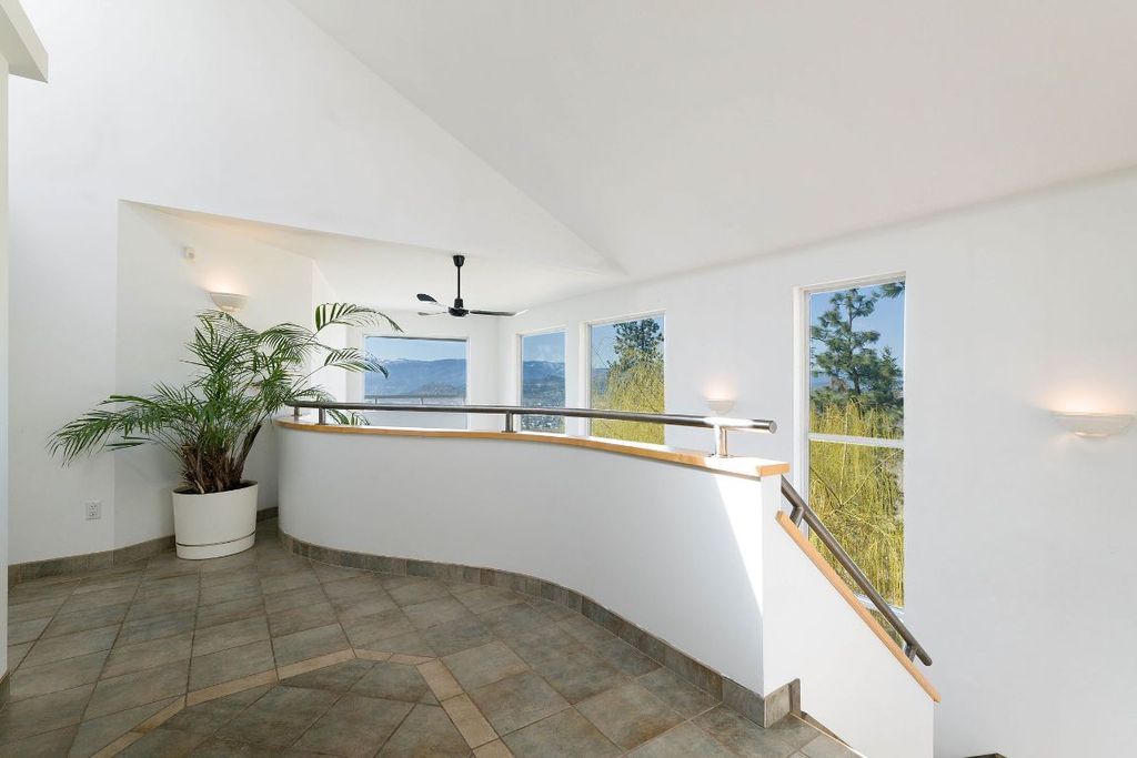 listing image 16519397000614343453