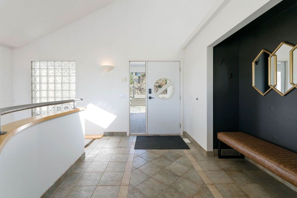 listing image 16510839111583749246