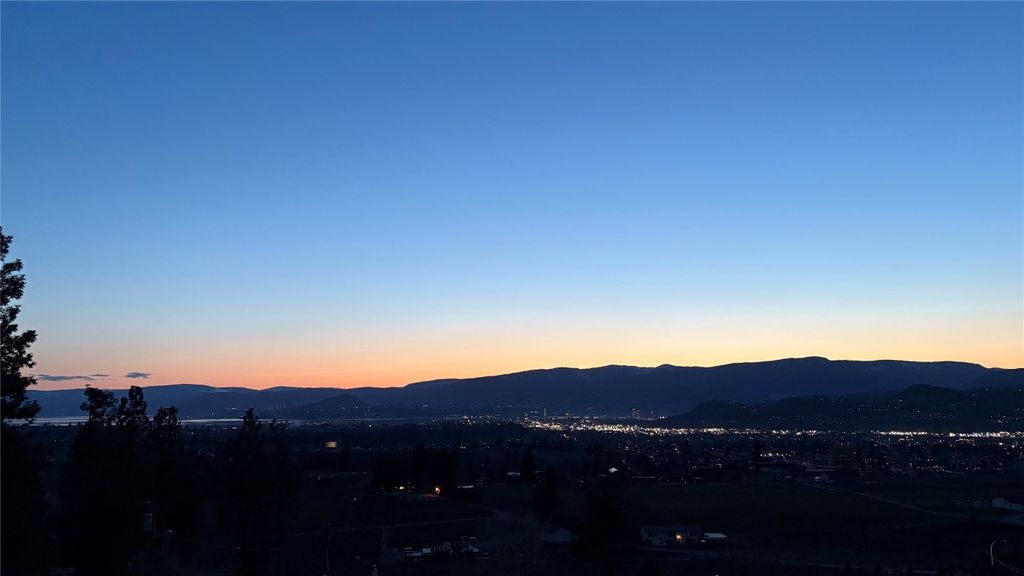 listing image 16512032438461340276