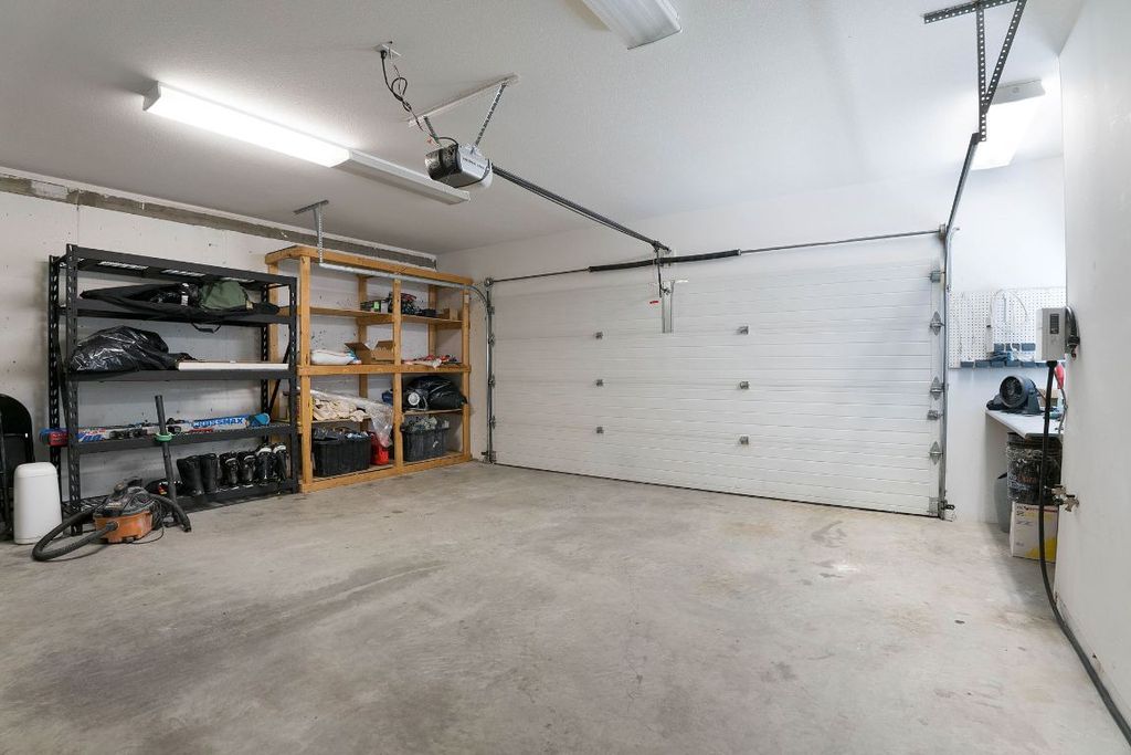 listing image 16515458803157708593